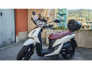 VENDO SYM SYMPHONY 200 (2021 - 24) USATA A GENOVA (CODICE 9889922) - MOTO.IT