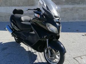 SUZUKI BURGMAN 650 EXECUTIVE DE 2009 ODIVELAS