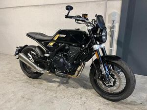 ② DIVERSEN BRIXTON CROSSFIRE 500