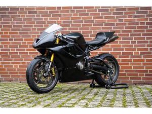 TRIUMPH DAYTONA 675 / RENNSTRECKE