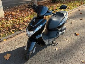 PEUGEOT KISBEE 50 4T – NUR 1700 KM – EZ 02/2022 – TOP ZUSTAND