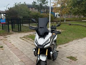 ② HONDA X-ADV 750 CC