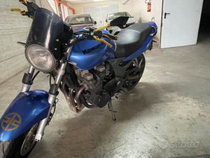 KAWASAKI ZR7 750 CC 2002