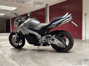 SUZUKI GSR 600 CON SCARICHI MIVV