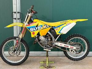 SUZUKI RM 125 CROSS