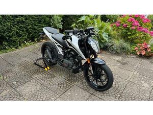 KTM DUKE 390 2023 – NUR 8.851 KM – TÜV BIS 04/2027