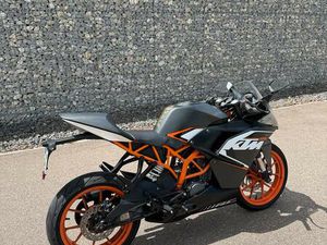 KTM RC 125 SPORTMOTORRAD SCHWARZ-ORANGE GUT GEPFLEGT