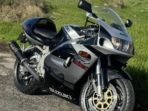 SUZUKI GSX R 750 SRAD SÃO JOÃO DAS LAMPAS E TERRUGEM
