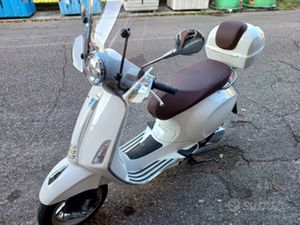 VESPA PRIMAVERA 125