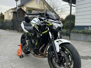 KAWASAKI Z650. A2 48PS. 1 HAND