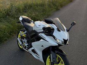 YAMAHA R125 Z AKCESORYJNYM WYDECHEM LUBOMIA