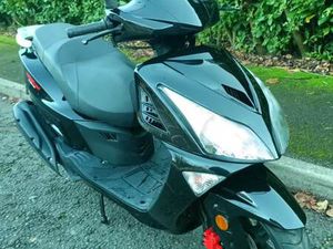 2022 SPORTS SCOOTER 125 CC 1 YEARS MOT FULL V5 2 KEYS EXCELLENT CONDITION NEEDS NOTHING READY TO RIDE