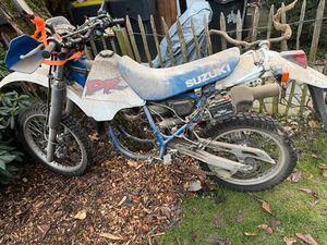 SUZUKI DR 350 PROJEKT - MOTOR IN TEILEN, NEUER ZYLINDERKOPF