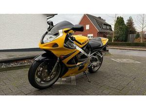 SUZUKI GSX-R 750 K1