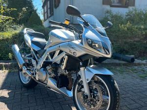SUZUKI SV1000 S *8900KM/ EINMALIGER ZUSTAND*