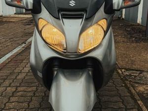 SUZUKI BURGMAN 650 EXECUTIVE 2004R. RZESZÓW