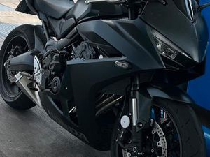HONDA CBR650R 2024 E-CLUTCH | 7.200 KM | UMBAUTEN + ORIGINALTEILE