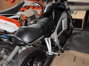 HONDA CR6 MOTORRAD ELEKTRO