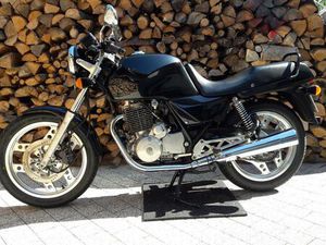 WEIHNACHTSGESCHENK FÜR DIE LIEBSTE: HONDA XBR 500 IN TOPZUSTAND