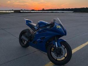 YAMAHA R6 RJ11 - TOP ZUSTAND, VIELE EXTRAS