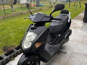 DAELIM OTELLO FL 125 LEICHTKRAFTRAD / ROLLER.