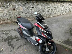 SCOOTER PIAGGIO 49CM