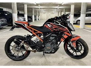 KTM DUKE 125 CANTON TESSIN -