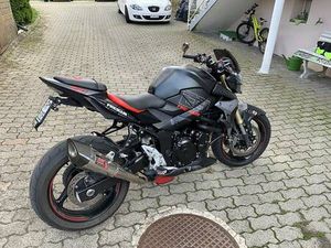 SUZUKI GSR 750 FREEGUN CANTON FRIBOURG -