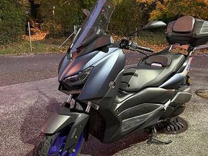 YAMAHA XMAX, JAHRGANG 2023, CA. 5?400 KM, WIE NEU CANTON ZURICH -