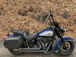 2023 HARLEY-DAVIDSON FLHCS - HERITAGE CLASSIC V TWIN 1868