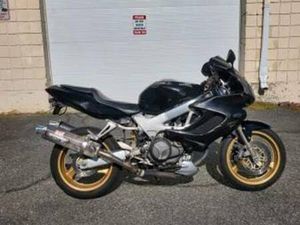 2004 HONDA VTR1000F SUPERHAWK 996 – SPORT V-TWIN