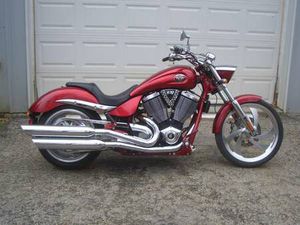 2008 VICTORY VEGAS JACKPOT CUSTOM -ONLY 2100 MILES!!!