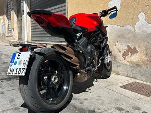 MV AGUSTA BRUTALE 800 R