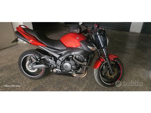 SUZUKI GSR 600