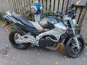 GSX 600