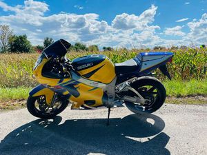 SUZUKI GSXR-750 (EINSPRITZER) (PLUS 2. VERKLEIDUNG)