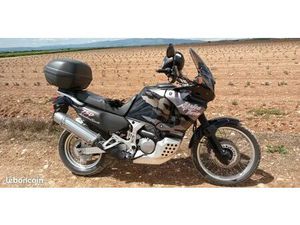 MOTO AFRICA TWIN 750