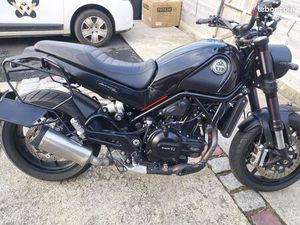 MOTO BENELLI LEONCINO 500 + SACCROCHES