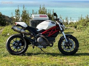 DUCATI MONSTER 796
