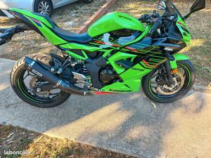 MOTO KAWASHAKI 125 PERFORMANCE