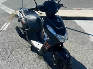 SCOOTER PEUGEOT STREET ZONE NOIR