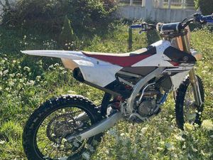 250 YZF ÉDITION USA ??