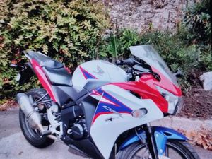 MOTO CBR 125