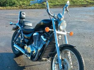 SUZUKI INTRUDER VS800