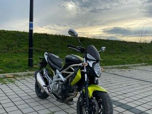SUZUKI 650 SFV