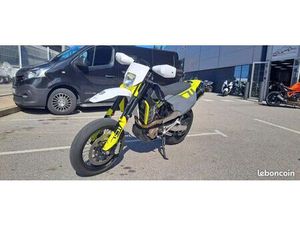 HUSQVARNA 701 SUPERMOTARD
