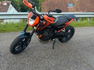 MOTO 690 DUKE KTM