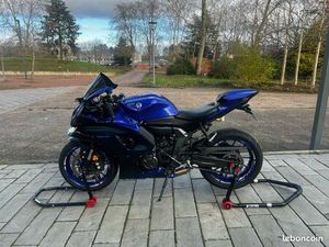 YAMAHA R7 A2