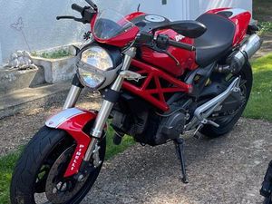 DUCATI MONSTER 696+
