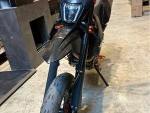 KTM 690 SMC R SUPERMOTARD 2012